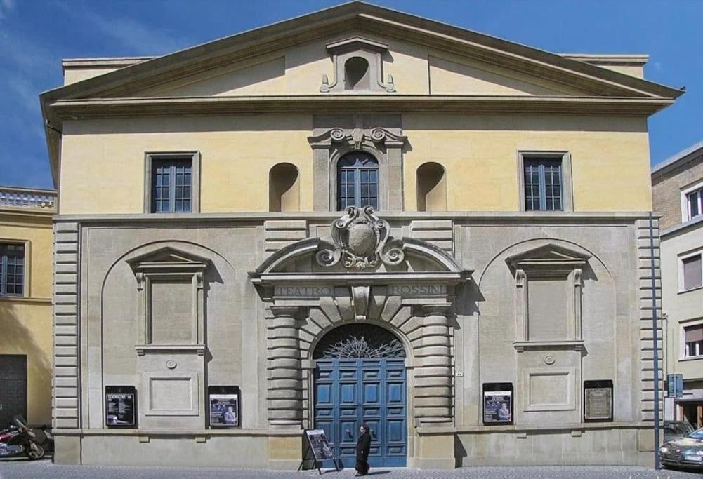 Апартаменты Il Nido Di Silvia A Due Passi Dal Teatro Rossini Пезаро Экстерьер фото